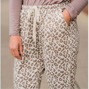 Aerie Leopard Print cropped sweatpants
